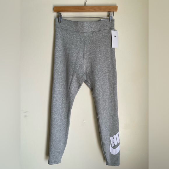Nike Pants - Nike Women’s Tight Fit High Rise Full Length Leggings